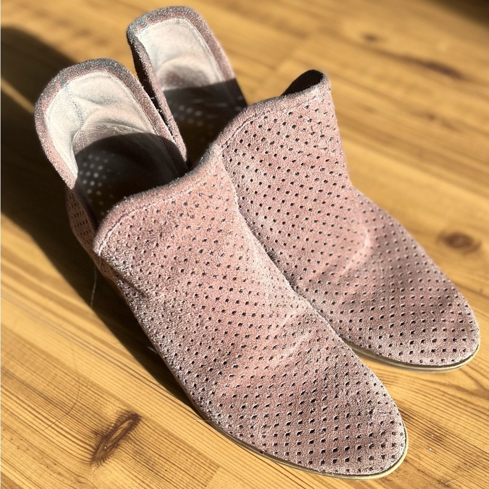 Lucky Brand Boots, Size 9M/40, color: Blush Pink.